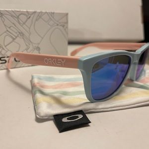 Oakley Custom Frogskins Pink Blue Pastel Box/Case/Papers